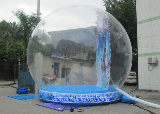 Holiday Backdrop Inflatable Snow Globe PVC Tahan Lama Untuk Event Promosi