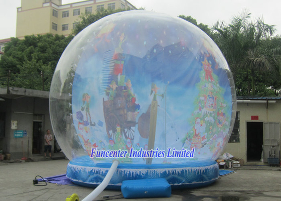 Holiday Backdrop Inflatable Snow Globe PVC Tahan Lama Untuk Event Promosi
