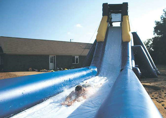 Ukuran Besar Air Inflatable Slides Dimensi 20mx7mx8m Dimensi Untuk Bermain Game Slider