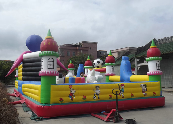 0.55mm Ketebalan Inflatable Splash Park, Inflatable Fun Park UV Protective Menampilkan