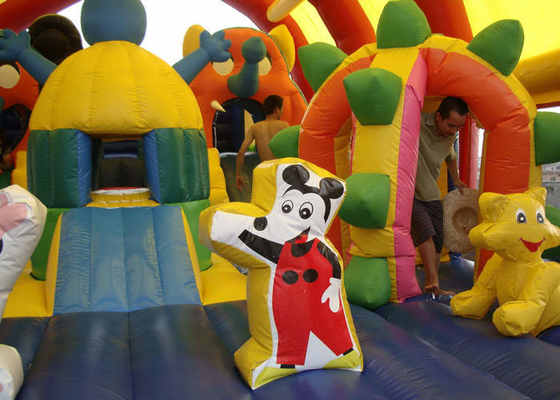 Tenda Atap Perisai Taman Hiburan Inflatable 0.55mm Material Tebal