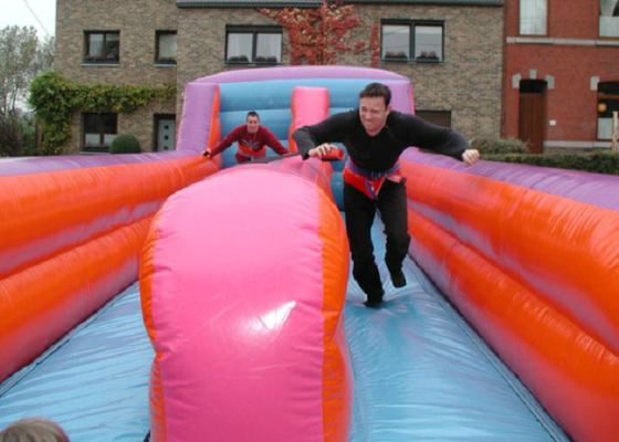 Two Lanes Inflatable Sports Toys Bungee Run Ketahanan Abrasi Untuk Anak-Anak Dan Orang Dewasa