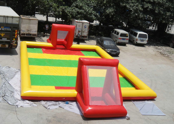 Olahraga Interaktif Mainan tiup Outdoor Abrasi Resistance Blow Up Football Pitch