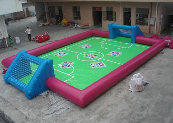 Olahraga Interaktif Mainan tiup Outdoor Abrasi Resistance Blow Up Football Pitch