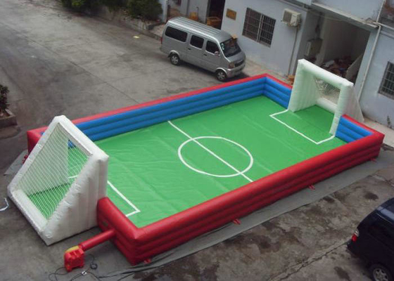 Olahraga Interaktif Mainan tiup Outdoor Abrasi Resistance Blow Up Football Pitch