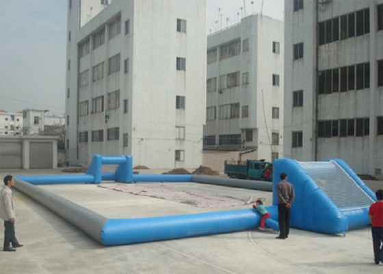 Mainan Olahraga Inflatable Outdoor Interaktif 0.55mm PVC Football Arena Playground