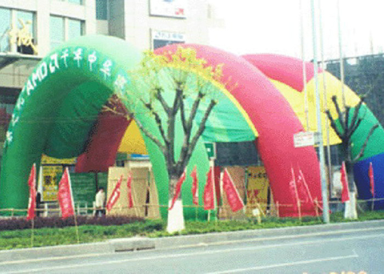 Tenda Inflatable Tenda Merah Warna PVC Dilapisi Nylon Untuk Bisnis Beriklan