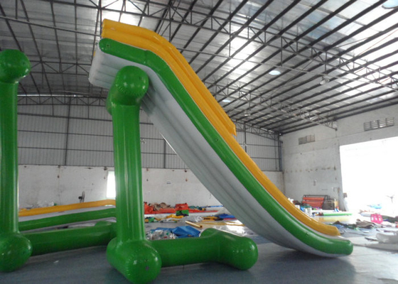 Sempit Tarpaulin Blow Up Water Slide, Slide Air Inflatable Besar CE Bersertifikat