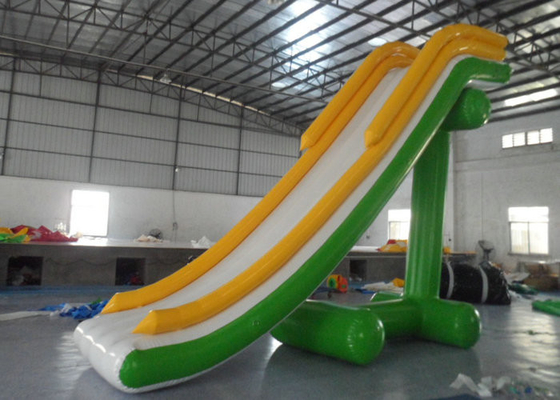 Sempit Tarpaulin Blow Up Water Slide, Slide Air Inflatable Besar CE Bersertifikat