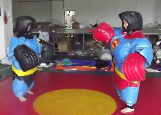 Karakter Kartun Gulat Sumo Cocok dengan Kekuatan Tinggi PVC Dengan Umur yang Lebih Lama