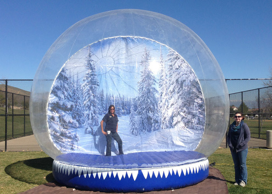 Menyenangkan Bermain Snow Globe Yard Inflatable, Globe Salju Manusia Mengambil Foto di Dalam