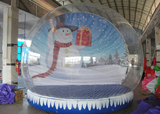 Christmas Backdrop Inflatable Snow Globe 3m - 5m Dia Untuk Periklanan Liburan