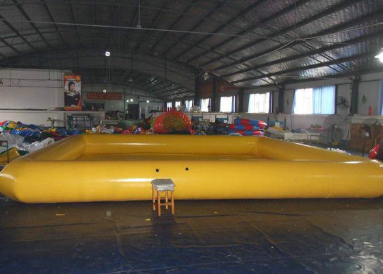 Kolam Renang Inflatable yang Disesuaikan 10mx6m Daya Tahan Tinggi untuk Memainkan Bola Air