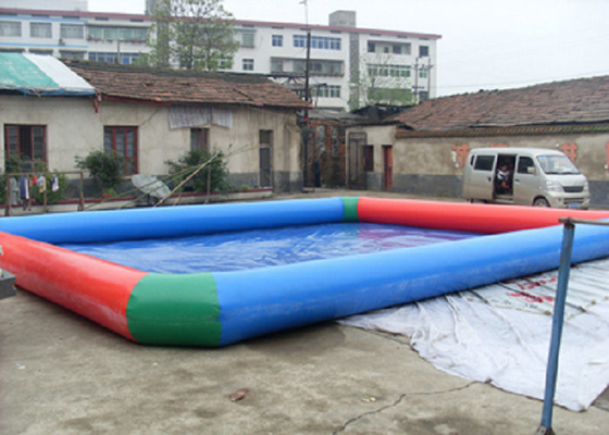 Campurkan Tarpaulin Berwarna Blow Up Kolam Renang Ukuran 10mx8m Untuk Taman Hiburan