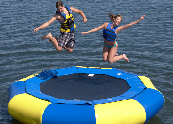 Trampolin Air Terapung Pelindung UV, Blow Up Trampoline Dua Sisi Dilapisi