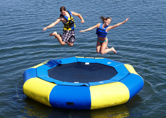 Anak-anak dan orang dewasa Mainan Air Inflatable PVC Floating Trampoline OEM / ODM Diterima
