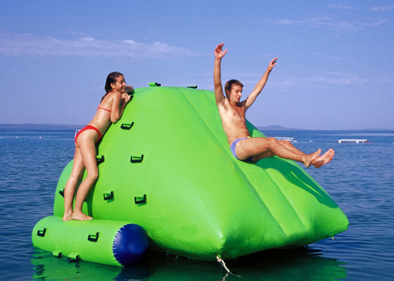 Colorful Inflatable Iceberg 3m 4.5m Customized Height Safe Untuk Bermain Fun