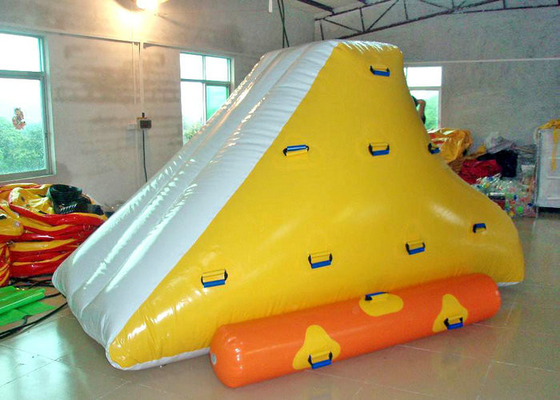 Colorful Inflatable Iceberg 3m 4.5m Customized Height Safe Untuk Bermain Fun