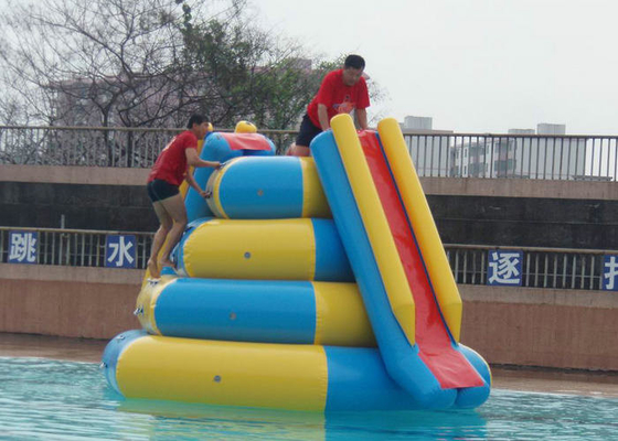 Memimpin Tabung Tabung Inflatable Gratis, Mainan Air Blow Up 4mx4mx4m Ketahanan Tinggi