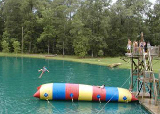 Pelangi Pencetakan Mainan Air Inflatable Peluncuran Bantal UV Pelindung Air