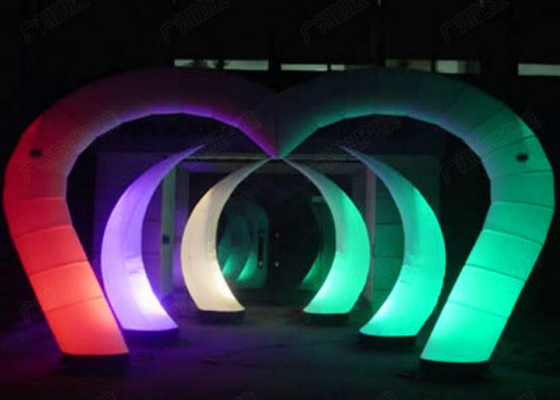 Tanduk Berbentuk Cahaya Up Inflatables Double Line Stitched Untuk Kinerja Tahap