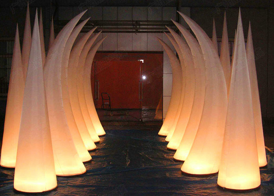 Tanduk Berbentuk Cahaya Up Inflatables Double Line Stitched Untuk Kinerja Tahap