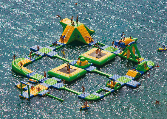 High Waterproof Bouncy Water Park, Taman Air Aqua Sports Water Corrosion Preventive