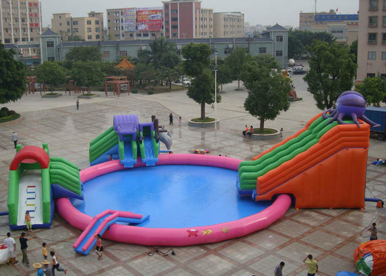 Penampilan Warna-warni Taman Air Inflatable 25mx25m Dimensi Besar CE Disetujui