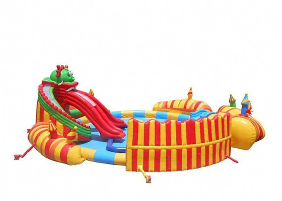 Plato PVC Inflatable Water Park dengan Pool Slide Double Needle Safe Stitching