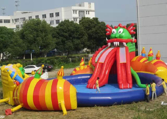 Plato PVC Inflatable Water Park dengan Pool Slide Double Needle Safe Stitching